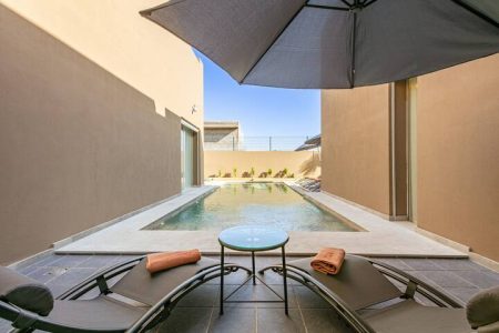 Villa Mima, Piscine Chauffée, jeux, cuisinière