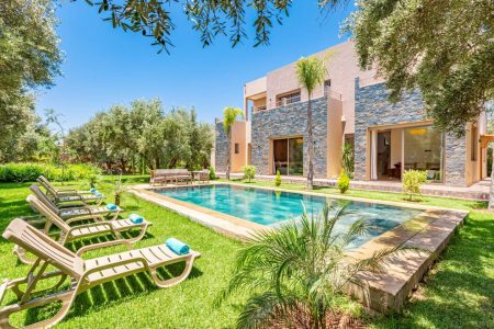 Élégante villa neuve, piscine chauffée, hammam, 5 000 m²